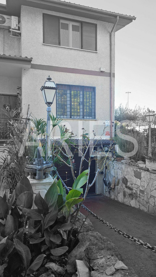 Villetta bifamiliare in vendita a Roma