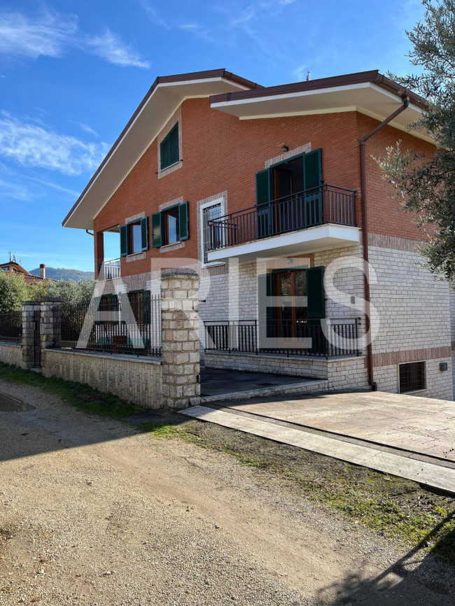 Villa in vendita a Nerola