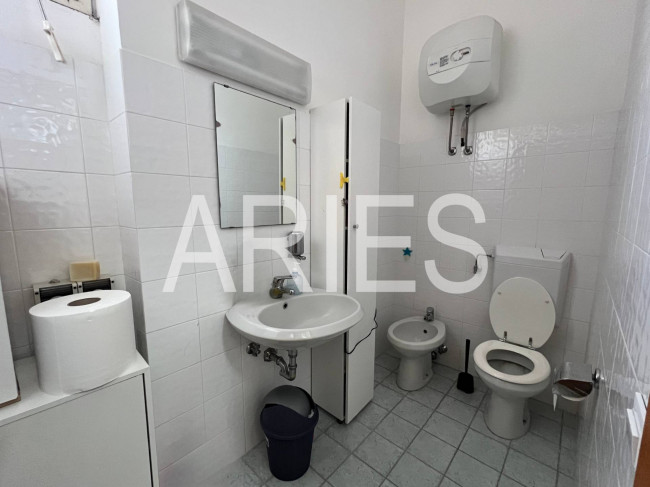 Locale commerciale in vendita a Roma