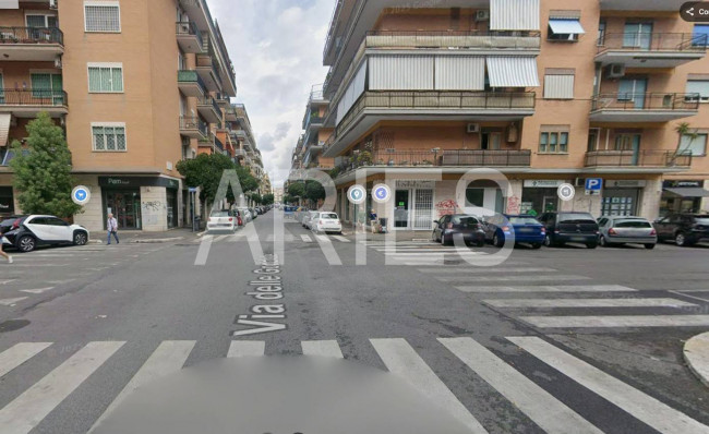 Box o garage in affitto a Roma