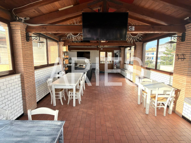 Attività commerciale in vendita a Fiumicino