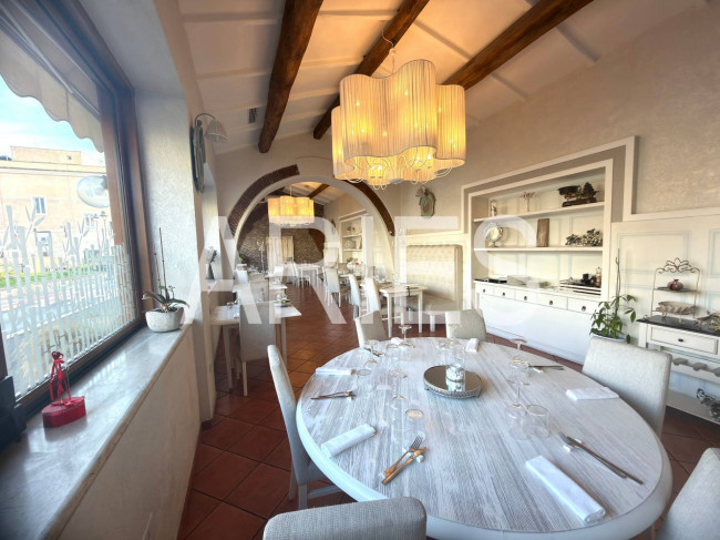 Attività commerciale in vendita a Fiumicino