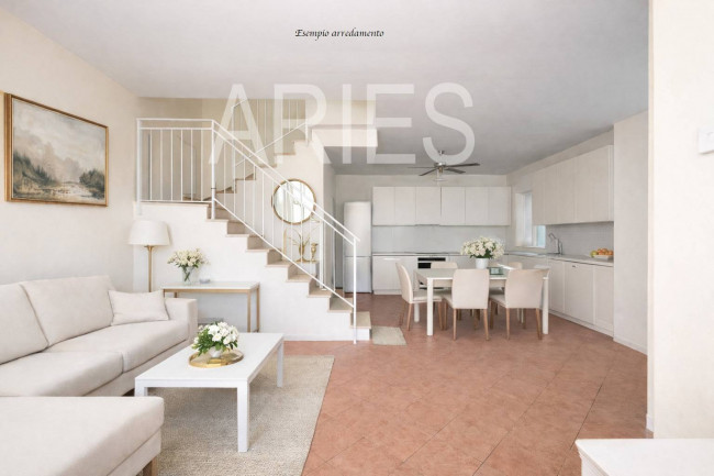 VILLA QUADRIFAMILIARE in vendita a Roma