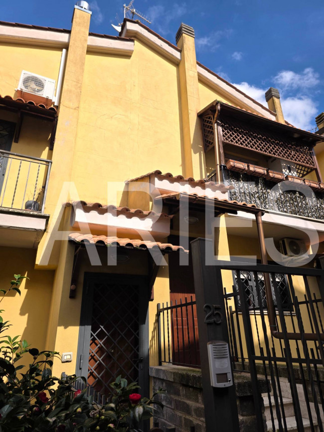 Villette a schiera in vendita a Roma