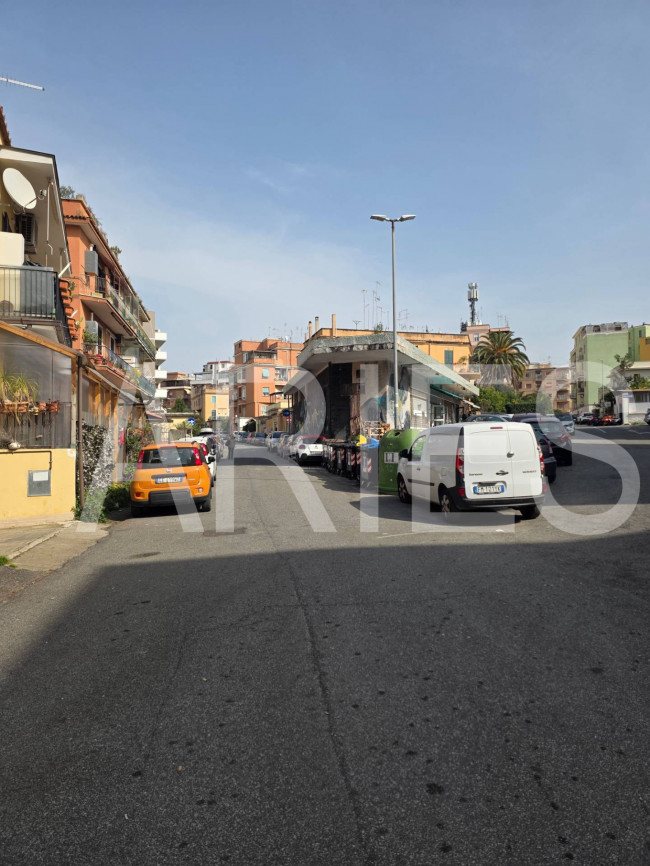 Locale commerciale in vendita a Roma