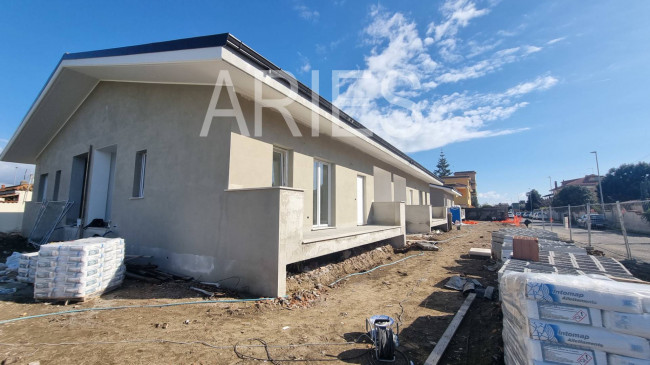 Villetta bifamiliare in vendita a Fiumicino