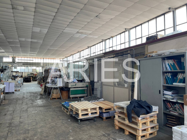 Capannone in vendita a Ciampino