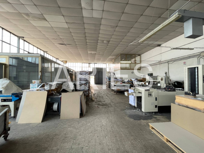 Capannone in vendita a Ciampino