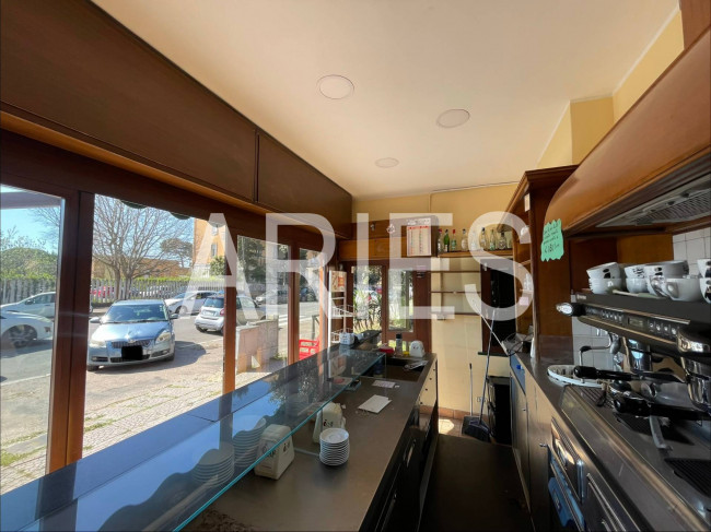 Locale commerciale in vendita a Roma