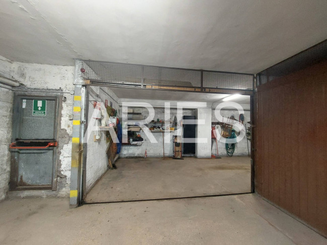 Box o garage in vendita a Roma