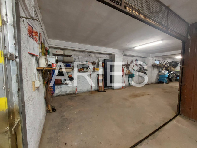 Box o garage in vendita a Roma