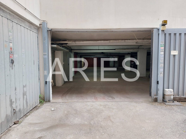 Box o garage in vendita a Roma