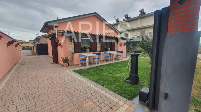 Villa in vendita a Fiumicino
