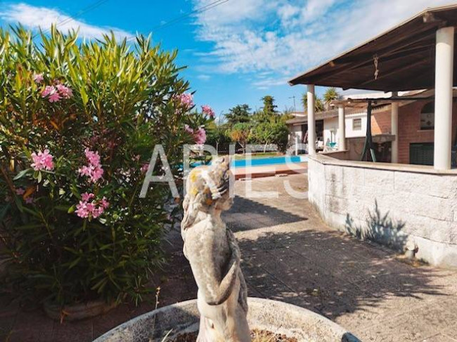 Villa in vendita a Aprilia