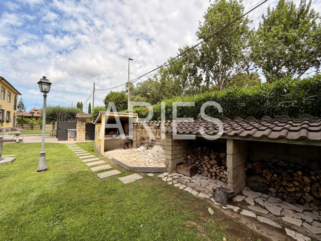 Villetta bifamiliare in vendita a Roma