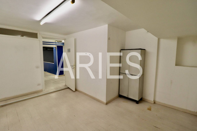 Locale commerciale in vendita a Roma