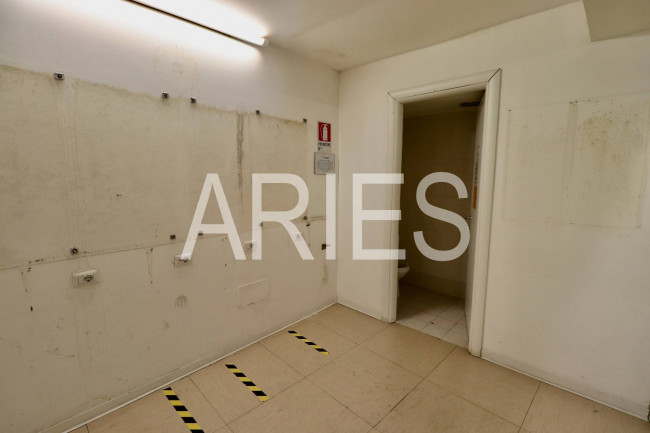 Locale commerciale in vendita a Roma