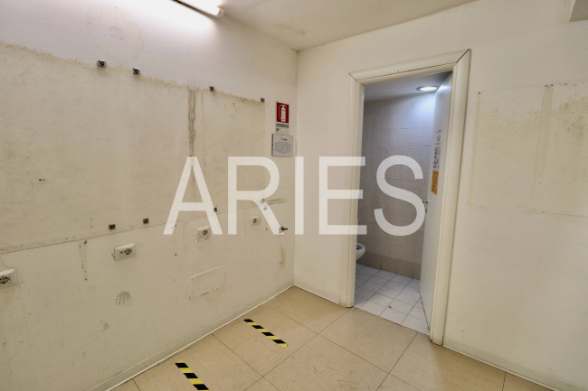 Locale commerciale in vendita a Roma