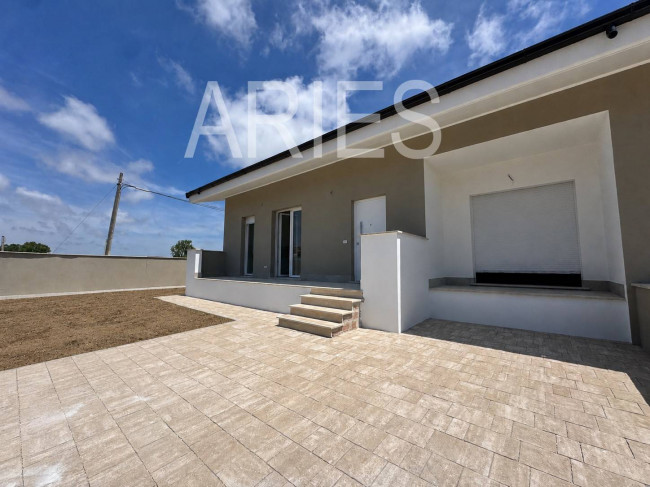 VILLA QUADRIFAMILIARE in vendita a Fiumicino