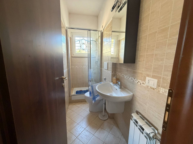 VILLA QUADRIFAMILIARE in vendita a Roma