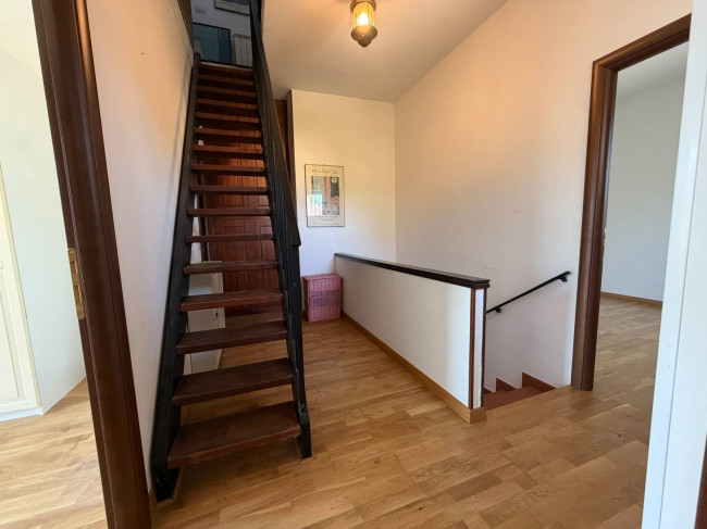 VILLA QUADRIFAMILIARE in vendita a Roma