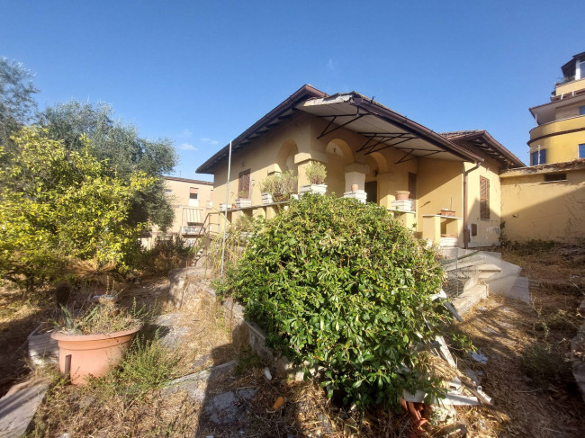 Villetta bifamiliare in vendita a Roma