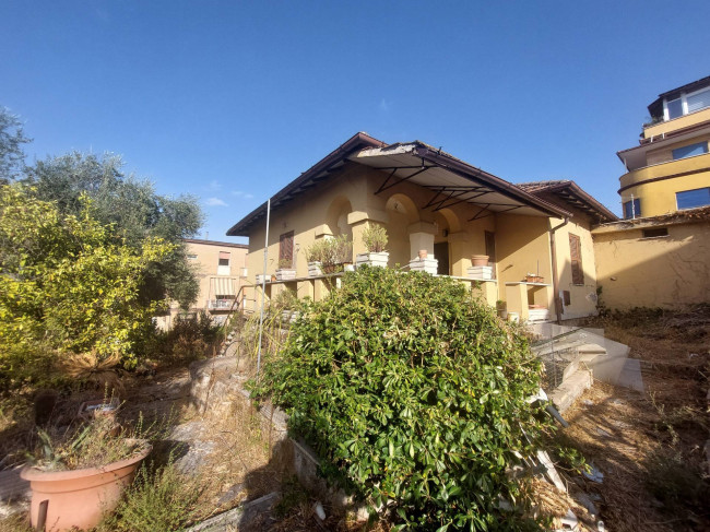 Villetta bifamiliare in vendita a Roma