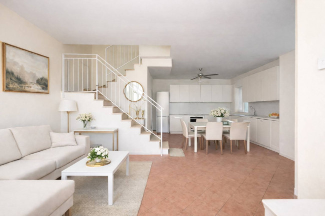 VILLA QUADRIFAMILIARE in vendita a Roma