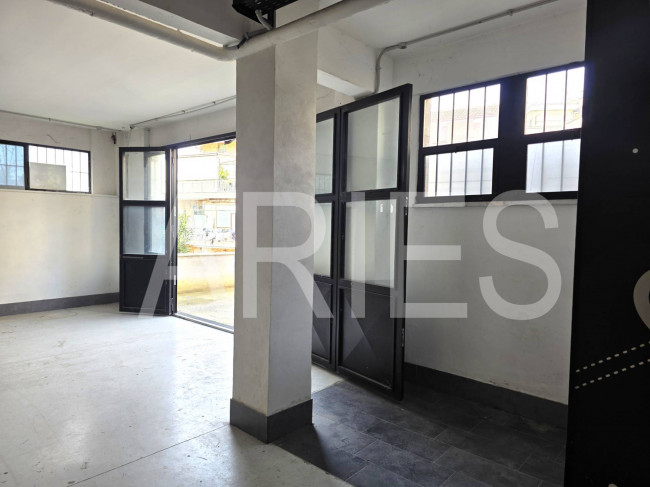 Locale commerciale in affitto a Roma