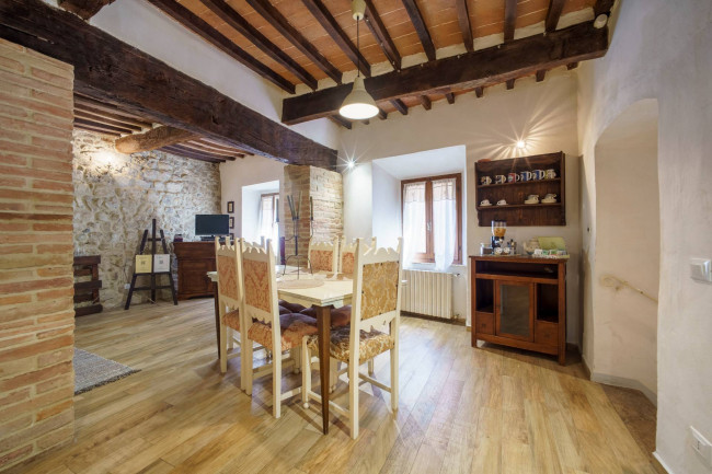 Appartamento in Vendita a Radicondoli