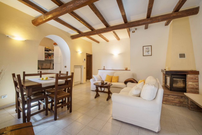 Appartamento in Vendita a Radicondoli