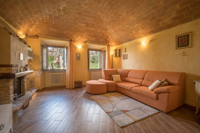 Appartamento in Vendita a Volterra