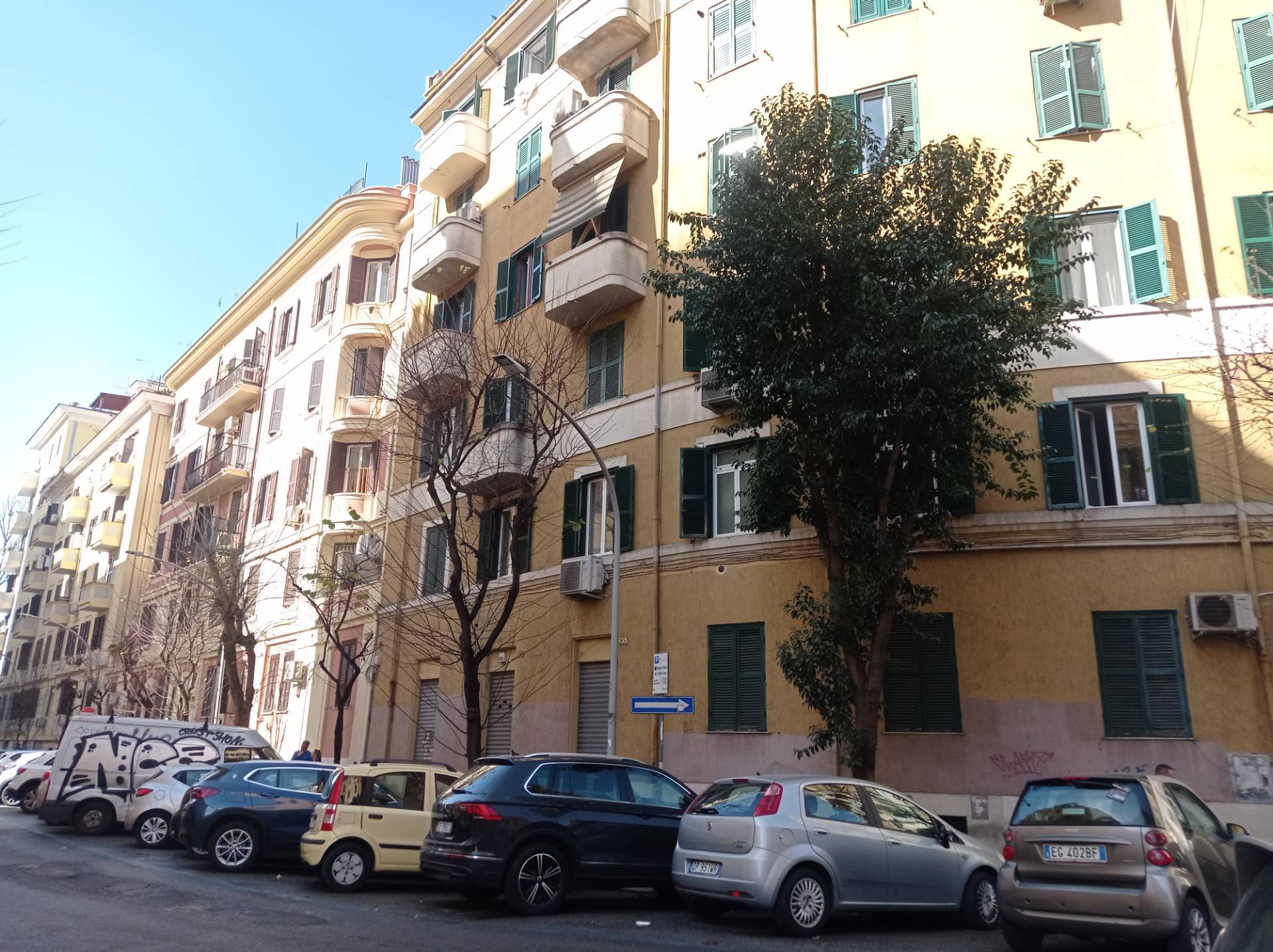 Locale commerciale in vendita a Roma