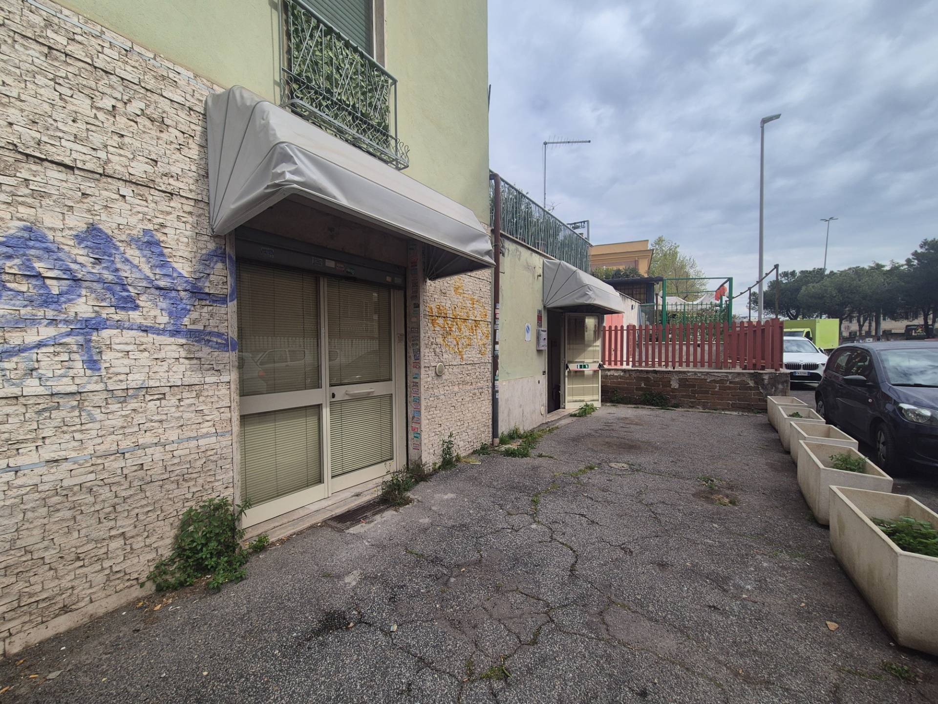 Locale commerciale in vendita a Roma