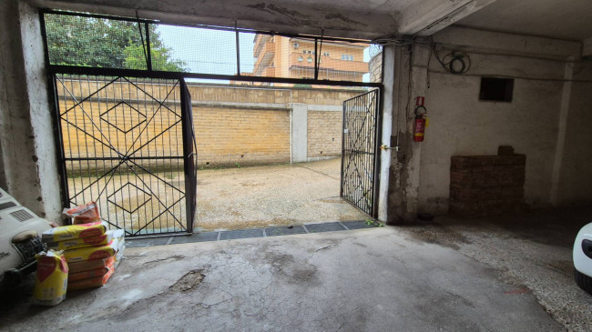 Garage/Box/Posto auto in vendita a Roma (RM)