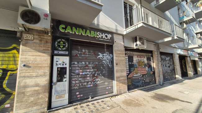 Locale commerciale in vendita a Roma