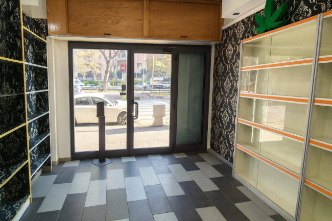 Locale commerciale in vendita a Roma