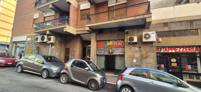 Locale commerciale in vendita a Roma