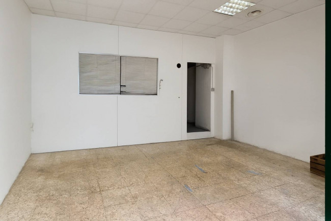 Locale commerciale in vendita a Roma