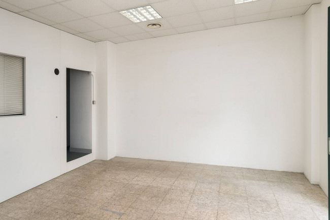 Locale commerciale in vendita a Roma