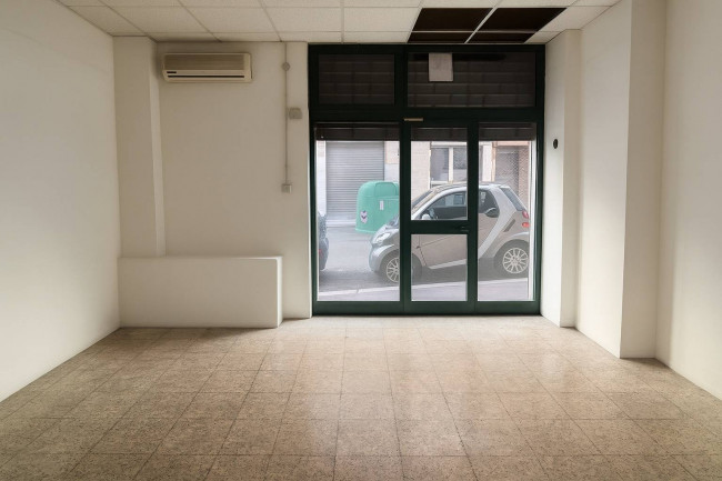 Locale commerciale in vendita a Roma