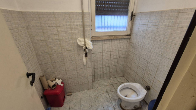 Locale commerciale in vendita a Roma