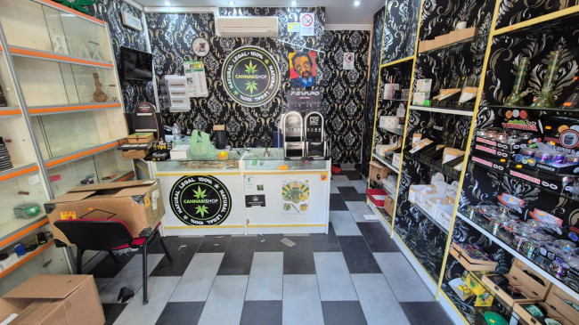 Locale commerciale in vendita a Roma