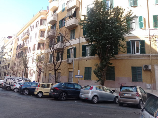 Locale commerciale in vendita a Roma
