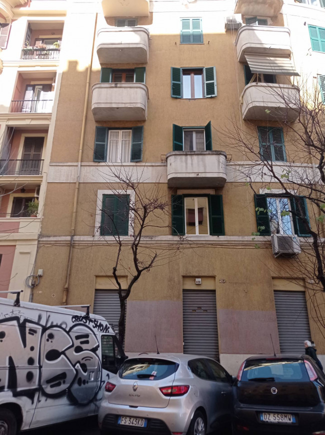 Locale commerciale in vendita a Roma