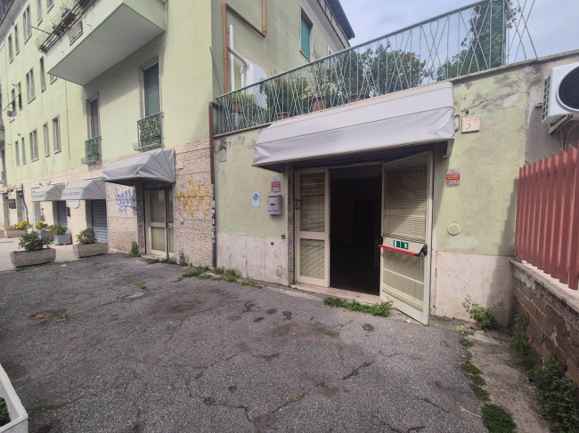Locale commerciale in vendita a Roma