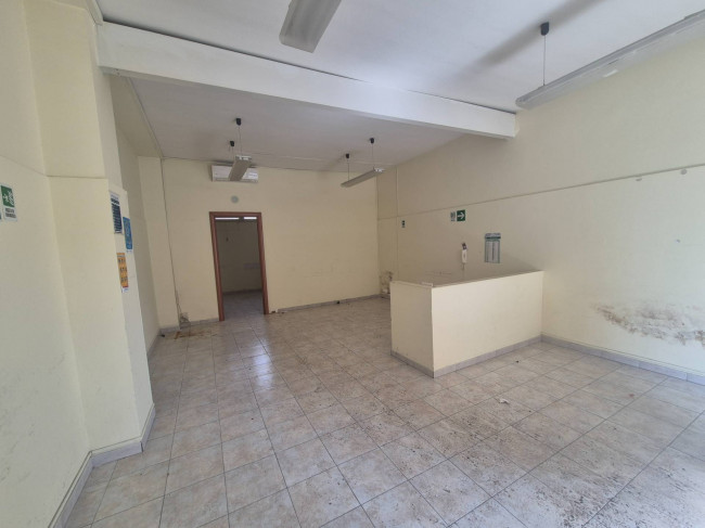 Locale commerciale in vendita a Roma