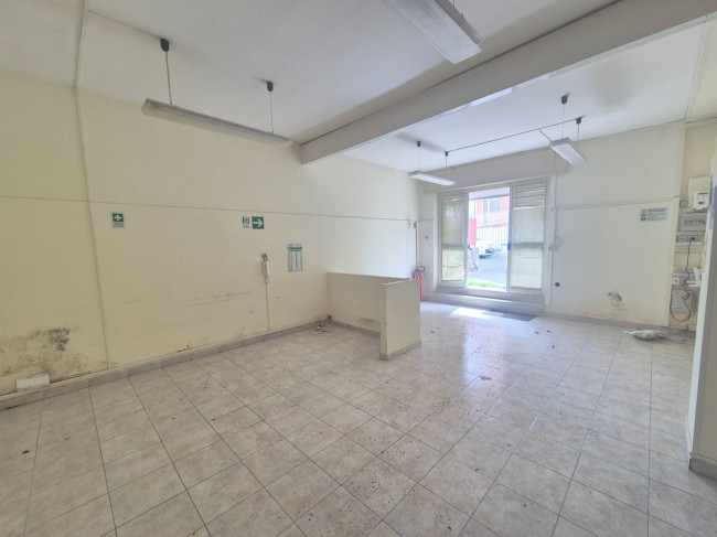Locale commerciale in vendita a Roma