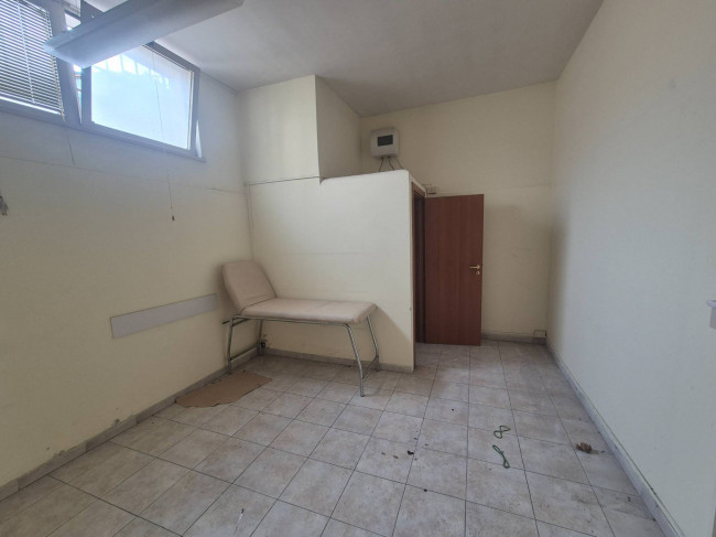 Locale commerciale in vendita a Roma