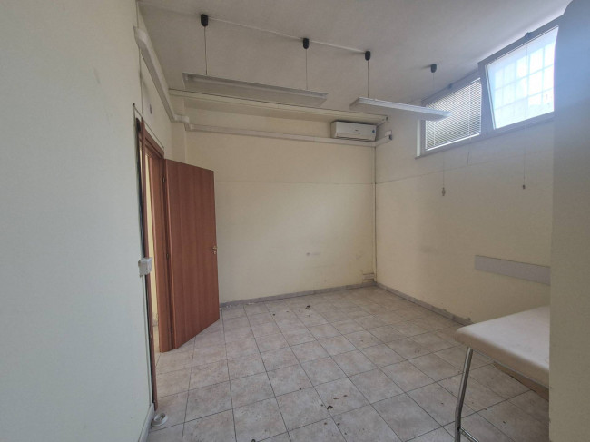 Locale commerciale in vendita a Roma